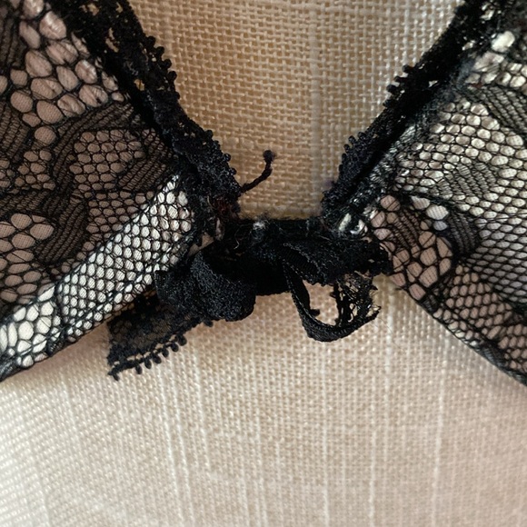 Jessica Simpson padded push up plunge black lace on white bra, underwire 34B - Picture 5 of 14